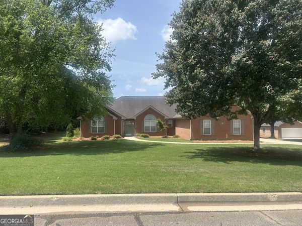 563 Heathmoor Drive, Mcdonough, GA 30252