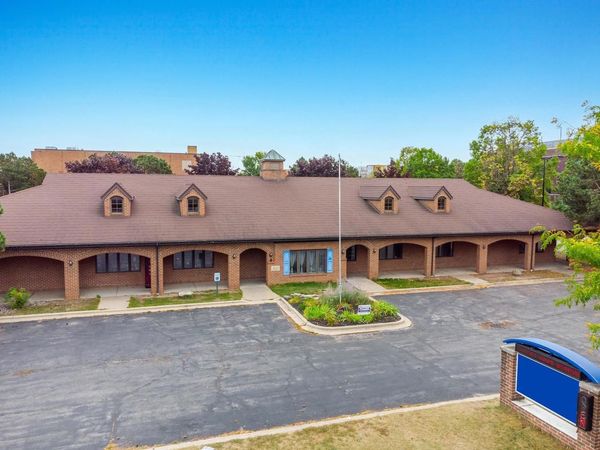 200 BROADWAY, Green Bay, WI 54303
