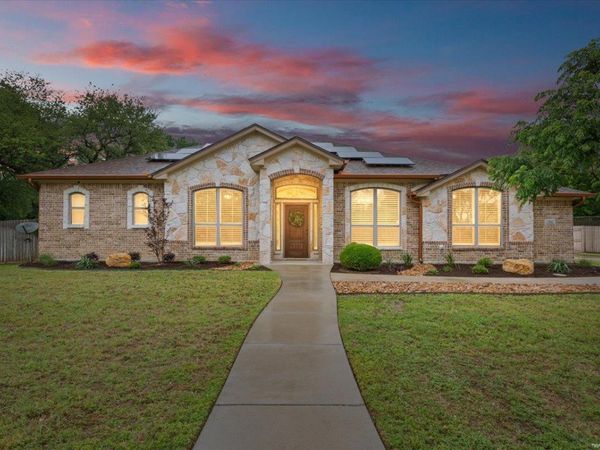 910 Ridgeoak DR , Belton, TX 76513