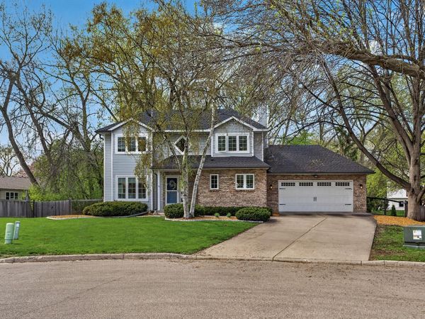 1289 Castle Court, Golden Valley, MN 55427