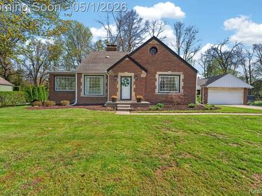 20479 Old Homestead Drive, Harper Woods, MI 48225