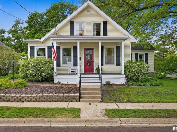 110 N ELM Street, Washington, IL 61571