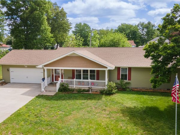 707 S Sunny Slope Street , West Frankfort, IL 62896