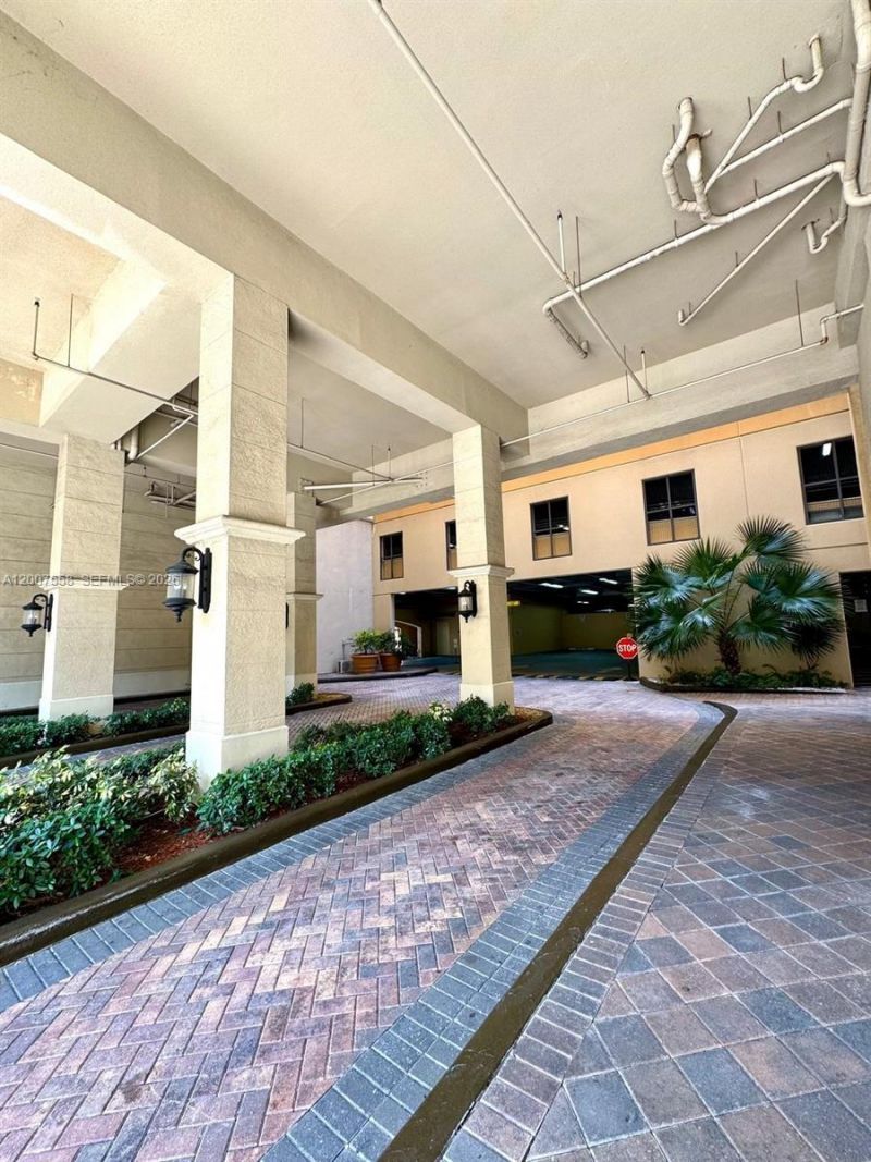 3001 NE 185th St , Unit 225, Aventura, FL 33180 Photo