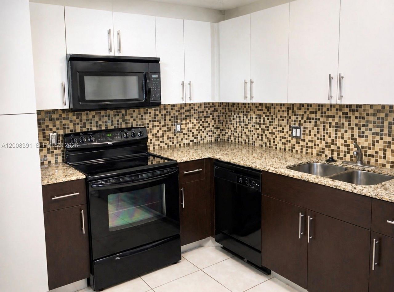 405 Lakeview Dr , Unit 202, Weston, FL 33326 Photo