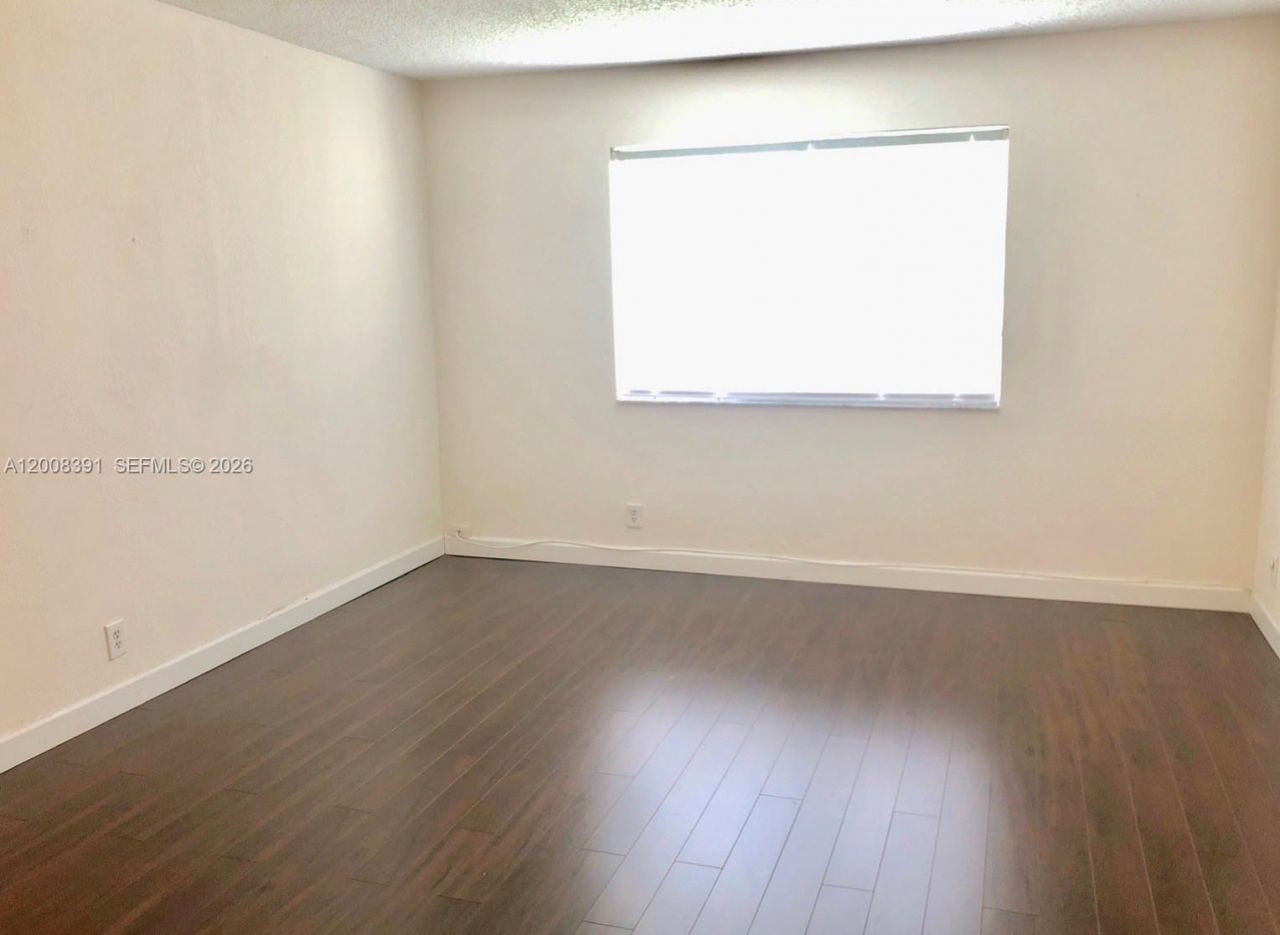 405 Lakeview Dr , Unit 202, Weston, FL 33326 Photo