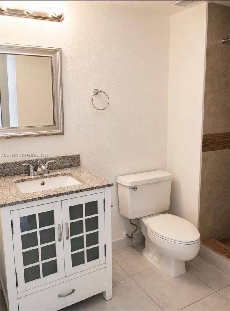 405 Lakeview Dr , Unit 202, Weston, FL 33326 Photo