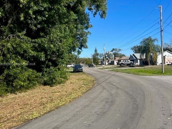 6537 NW Chugwater Cir, Port St. Lucie, FL 34983