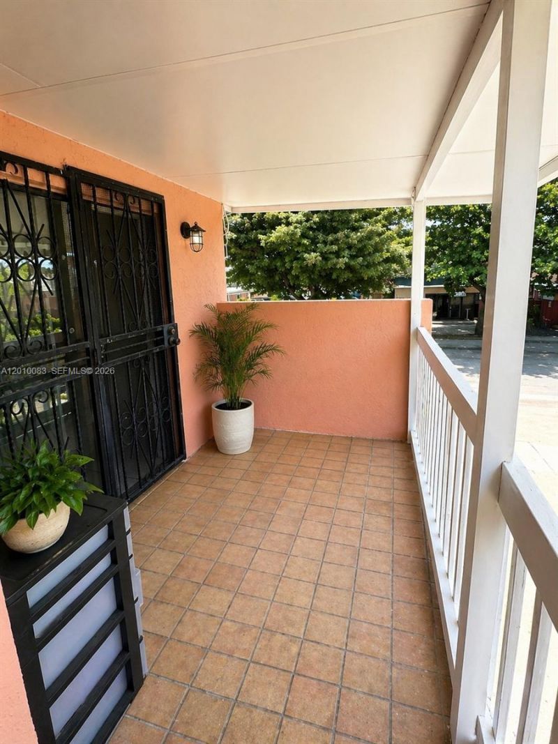 2260 W 53rd Pl , Unit 7, Hialeah, FL 33016 Photo