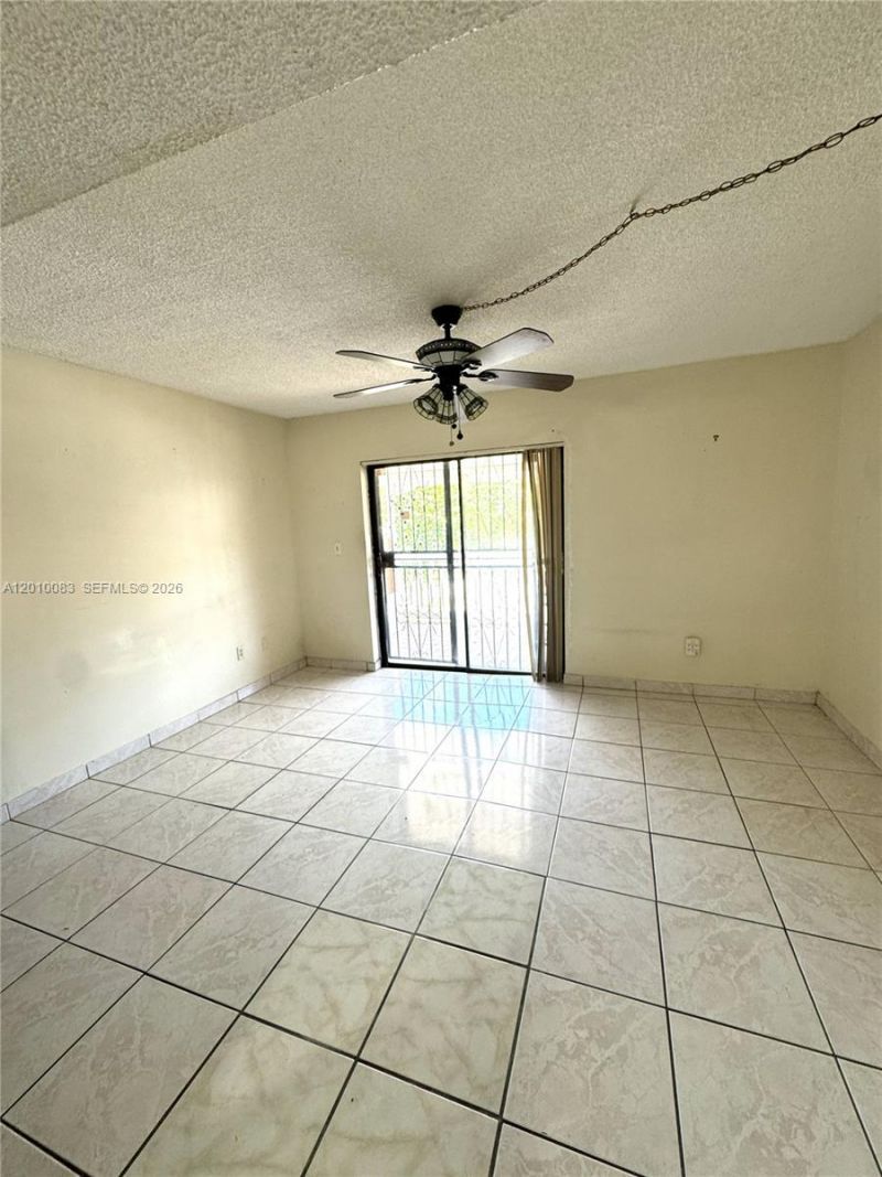 2260 W 53rd Pl , Unit 7, Hialeah, FL 33016 Photo