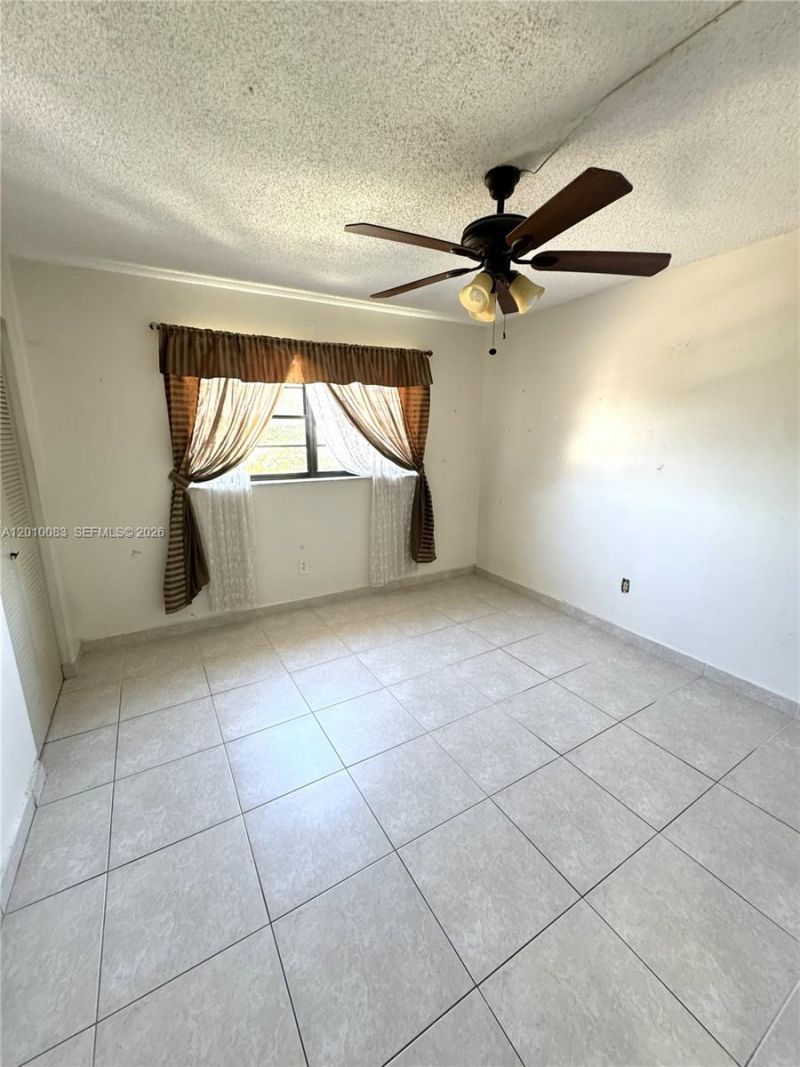 2260 W 53rd Pl , Unit 7, Hialeah, FL 33016 Photo