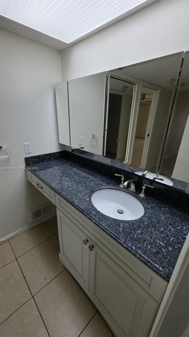 23305 N Barwood Ln N, Unit 207, Boca Raton, FL 33428 Photo