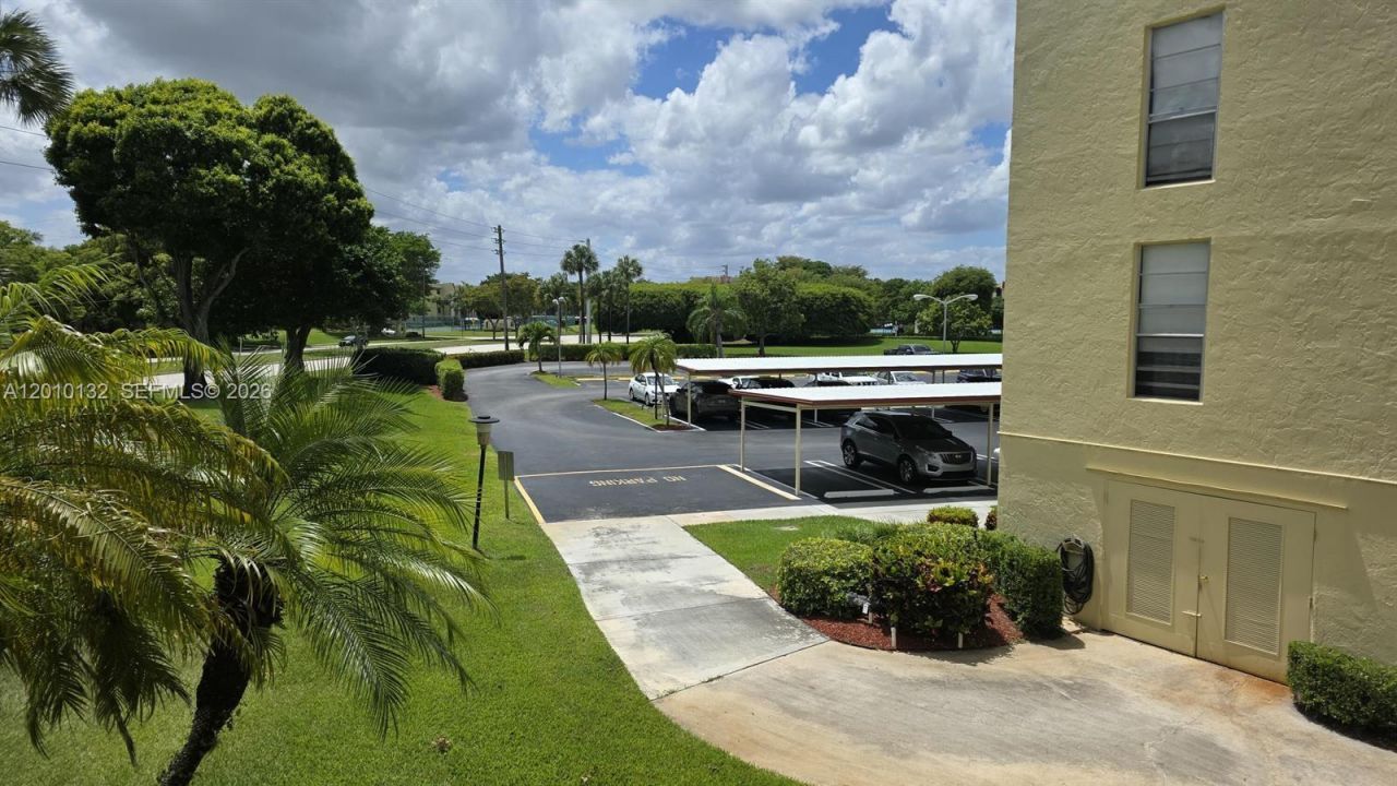 23305 N Barwood Ln N, Unit 207, Boca Raton, FL 33428 Photo