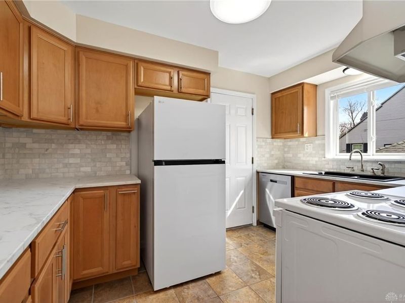 2800 Shafor Boulevard, Unit 2, Oakwood, OH 45419 Photo 10