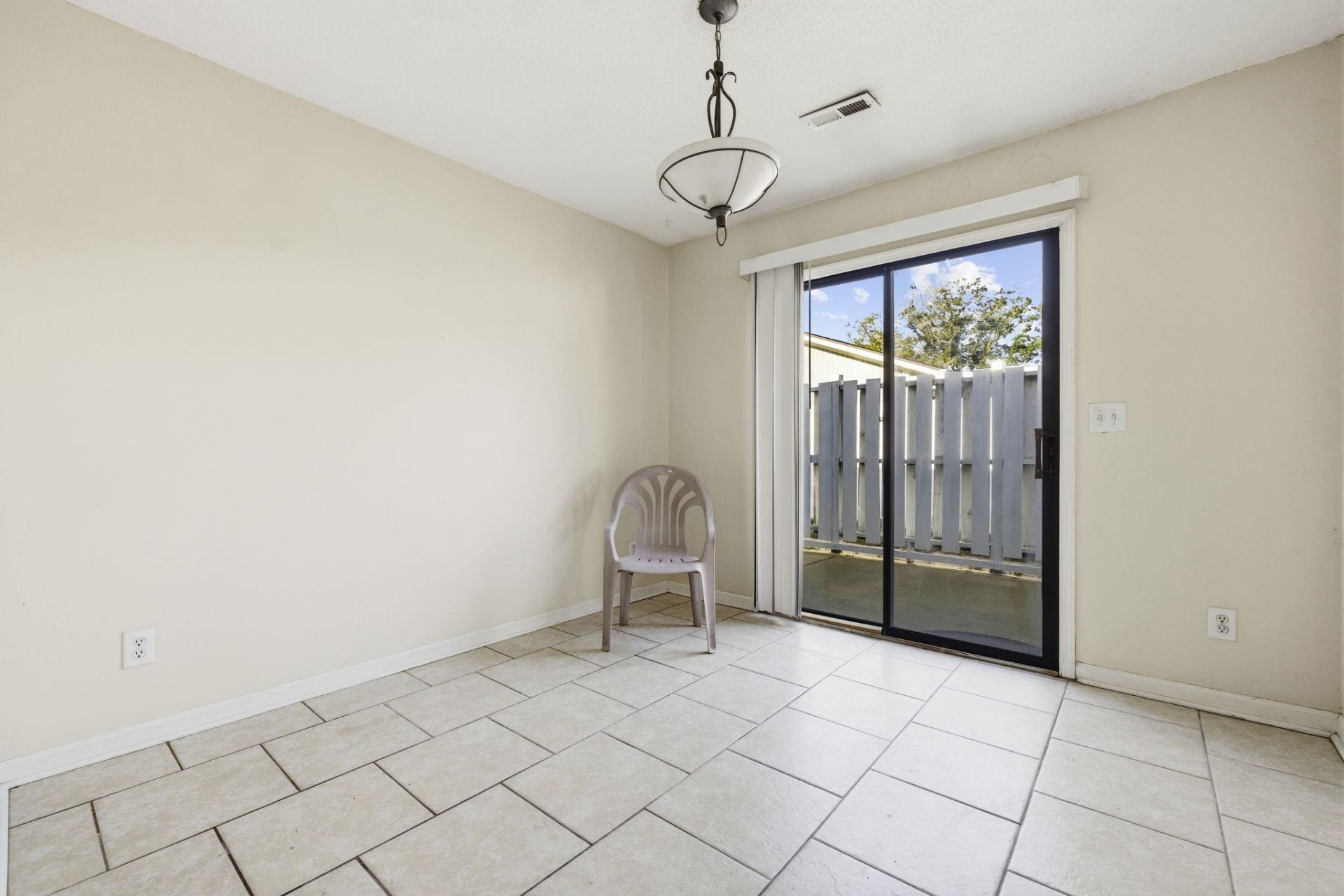 1381 Turkey Ridge Rd.  Photo 4