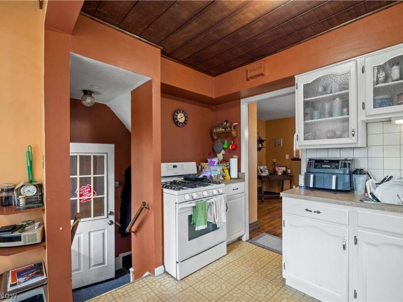 2212 Olive Avenue , Lakewood, OH 44107 Photo 22