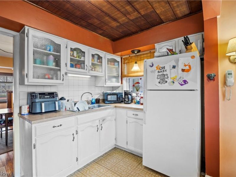 2212 Olive Avenue , Lakewood, OH 44107 Photo 23