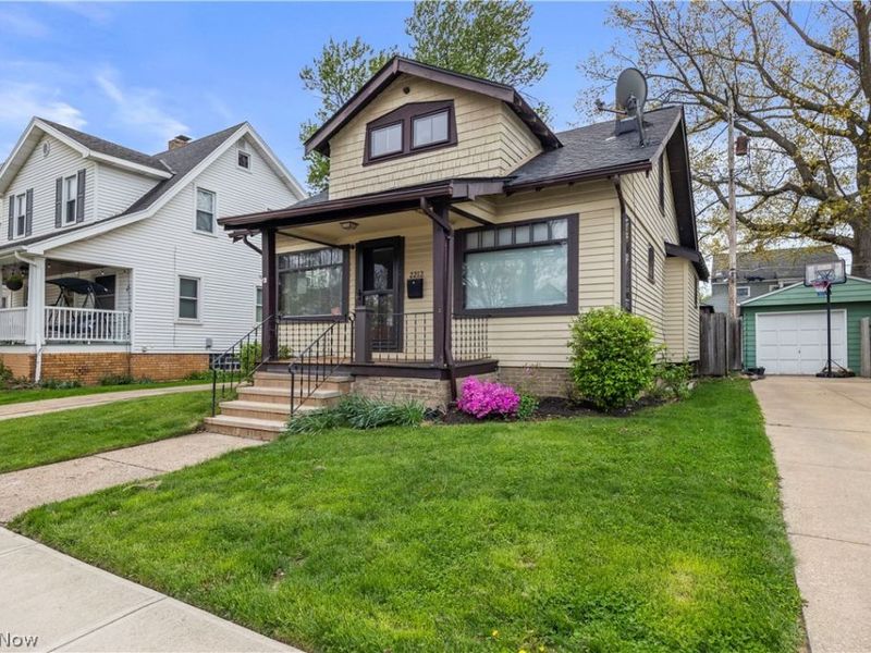 2212 Olive Avenue , Lakewood, OH 44107 Photo 3