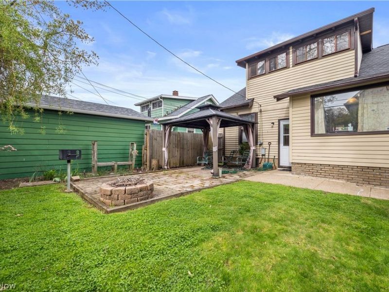 2212 Olive Avenue , Lakewood, OH 44107 Photo 5