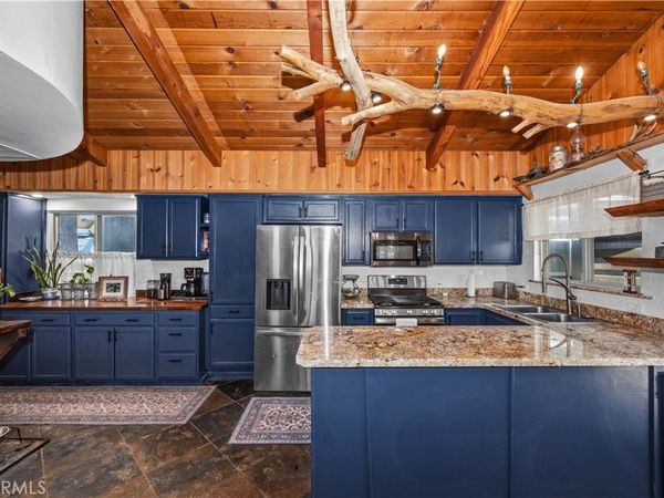 521 Fir Drive, Green Valley Lake, CA 92341