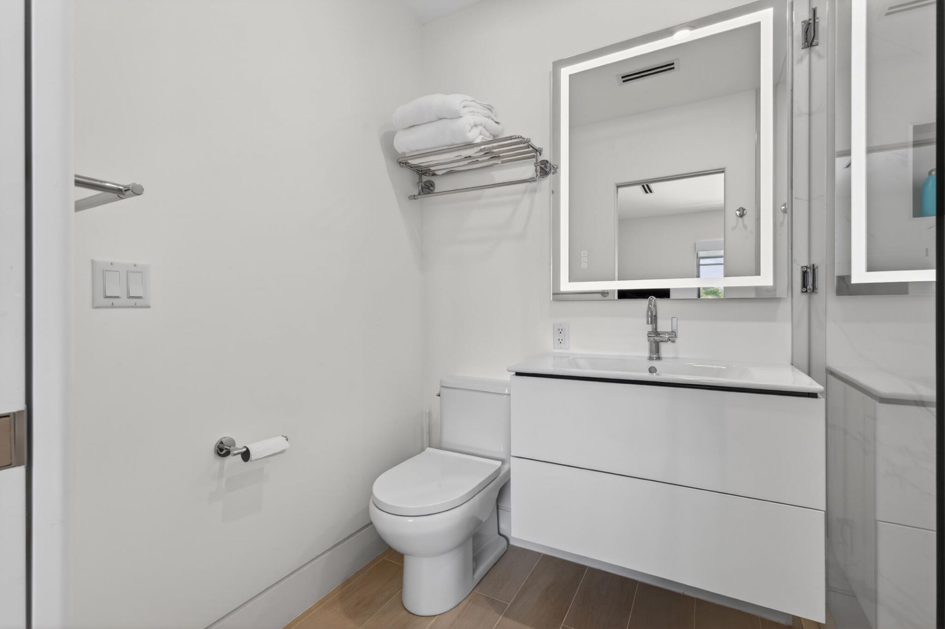 5720 Old Ocean Boulevard, Unit 5e, Ocean Ridge, FL 33435 Photo