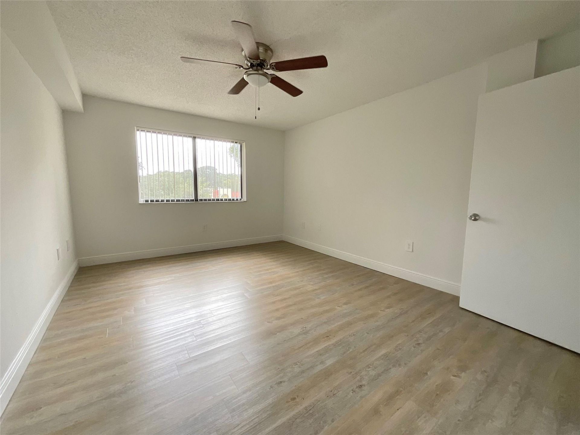 9517 Fontainebleau Boulevard, Unit 551-219, Miami, FL 33172 Photo