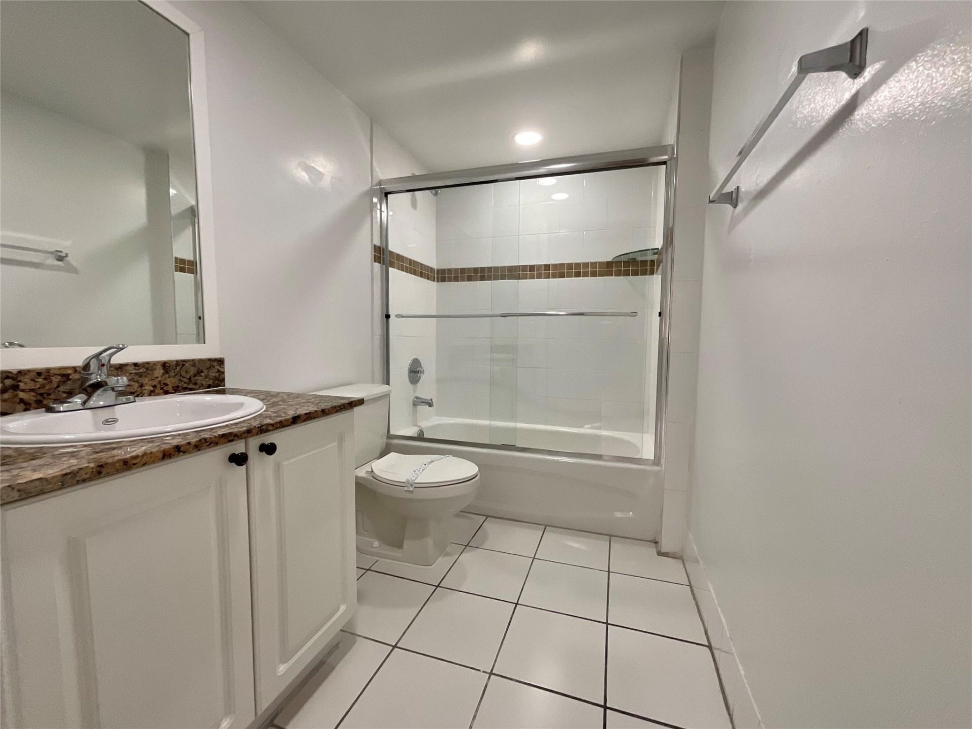 9517 Fontainebleau Boulevard, Unit 551-219, Miami, FL 33172 Photo