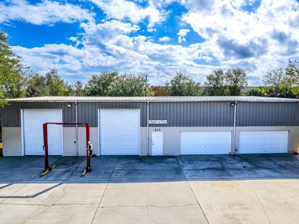 925 13th Lane, Vero Beach, FL 32969