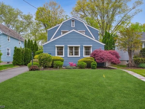 61 Burnett Ter, Maplewood, NJ 07040