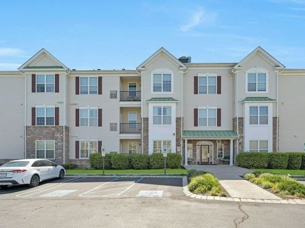 29 Azalea Dr, Old Bridge, NJ 08857