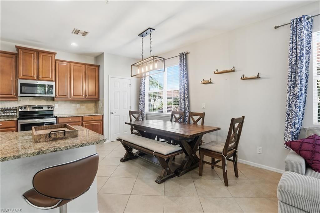 8515 Oakshade Cir, Unit 201, Fort Myers, FL 33919 Photo