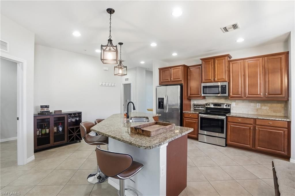 8515 Oakshade Cir, Unit 201, Fort Myers, FL 33919 Photo