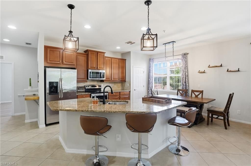 8515 Oakshade Cir, Unit 201, Fort Myers, FL 33919 Photo