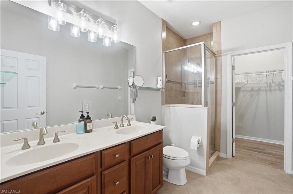 8515 Oakshade Cir, Unit 201, Fort Myers, FL 33919 Photo