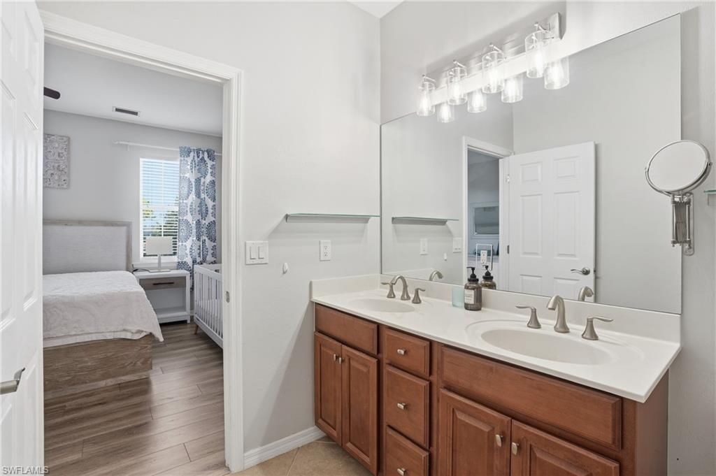 8515 Oakshade Cir, Unit 201, Fort Myers, FL 33919 Photo