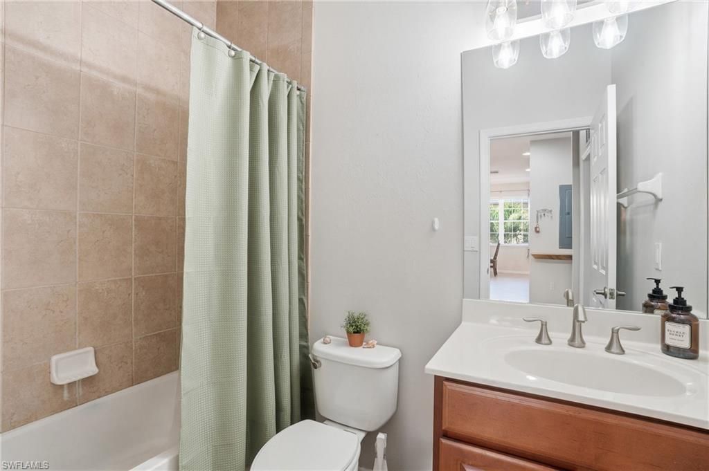 8515 Oakshade Cir, Unit 201, Fort Myers, FL 33919 Photo