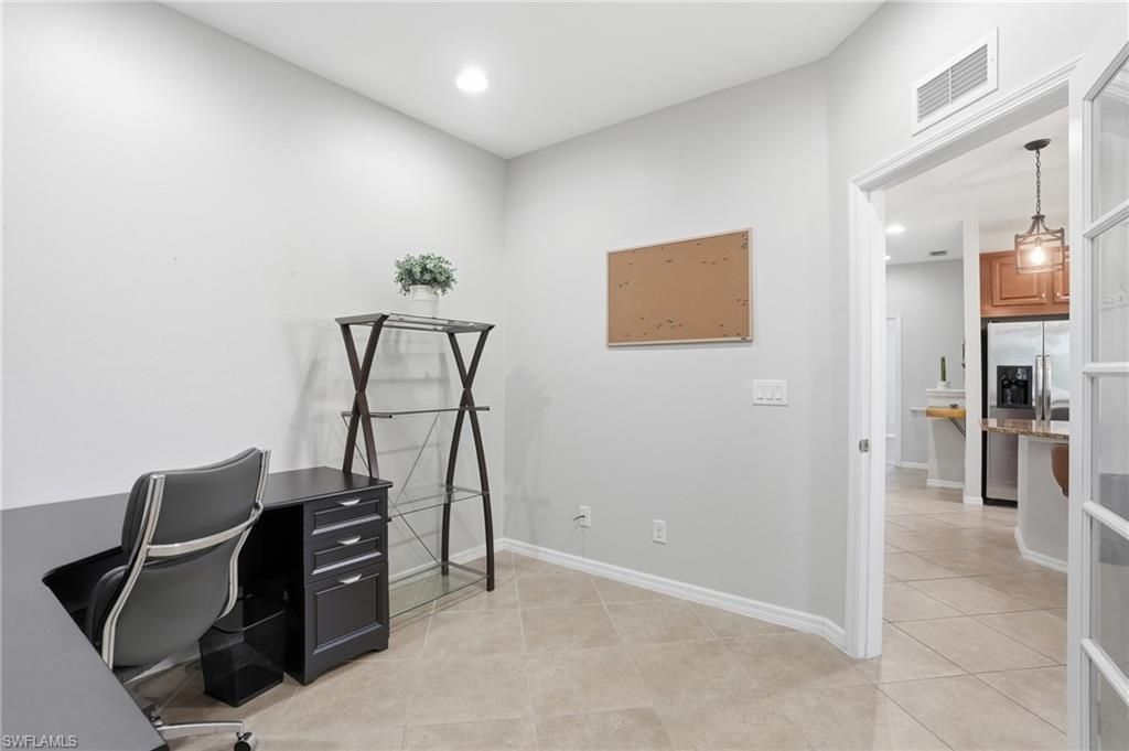 8515 Oakshade Cir, Unit 201, Fort Myers, FL 33919 Photo