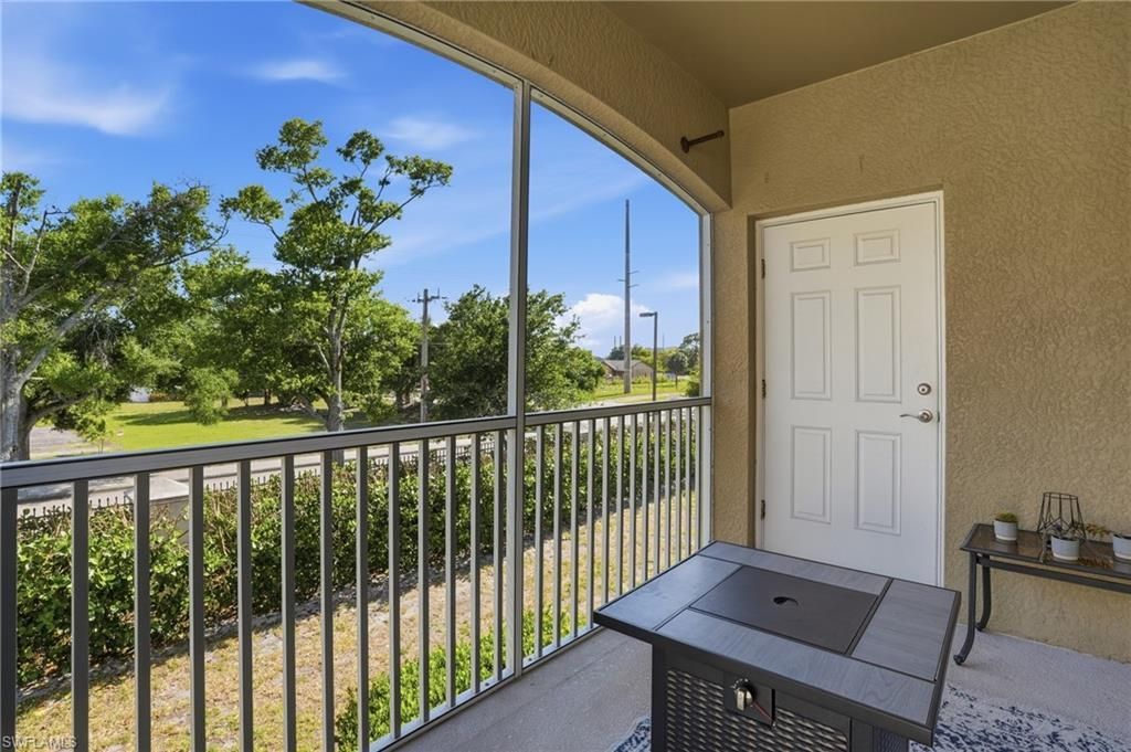 8515 Oakshade Cir, Unit 201, Fort Myers, FL 33919 Photo