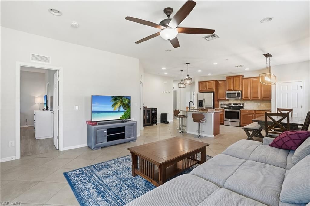 8515 Oakshade Cir, Unit 201, Fort Myers, FL 33919 Photo