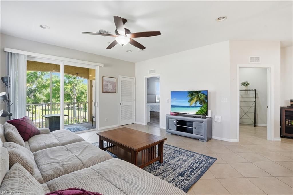 8515 Oakshade Cir, Unit 201, Fort Myers, FL 33919 Photo
