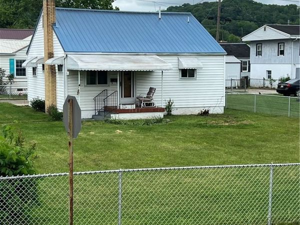 401 Walnut Street, St Albans, WV 25177