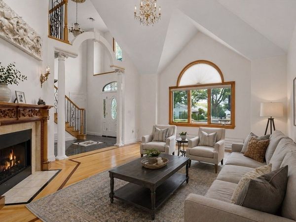 24 Carthay Cir, Newton, MA 02461