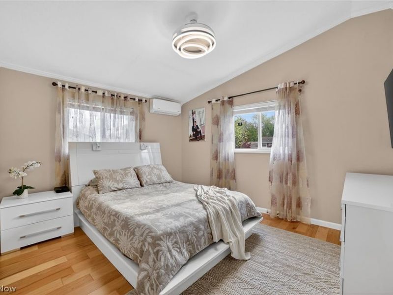 1178 Golden Gate Boulevard, Mayfield Heights, OH 44124 Photo 14