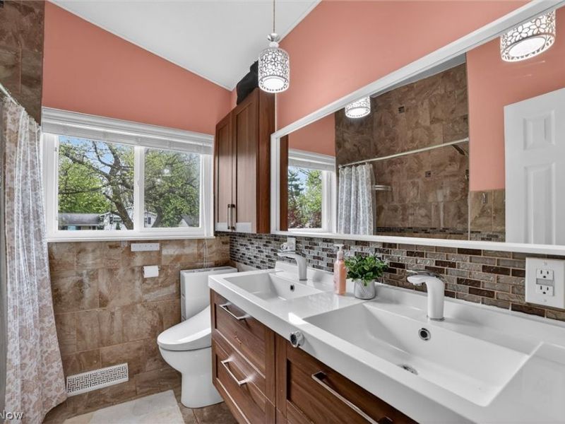 1178 Golden Gate Boulevard, Mayfield Heights, OH 44124 Photo 16