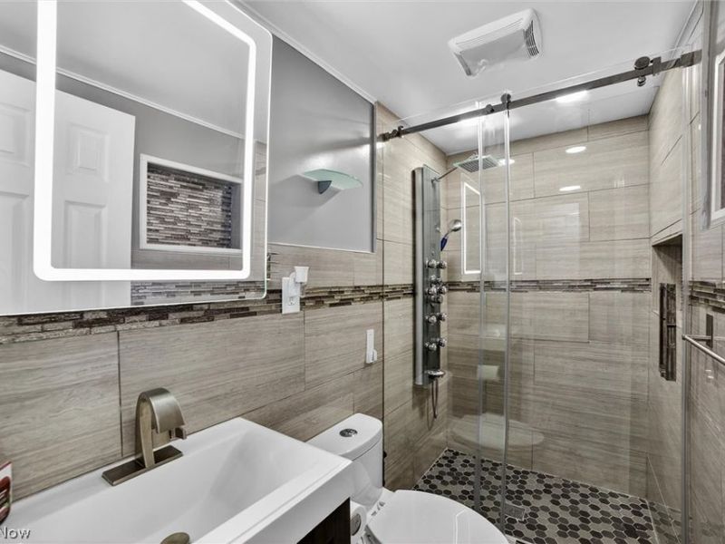 1178 Golden Gate Boulevard, Mayfield Heights, OH 44124 Photo 27