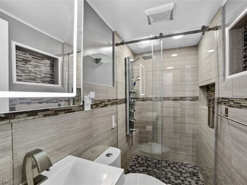 1178 Golden Gate Boulevard, Mayfield Heights, OH 44124 Photo 28