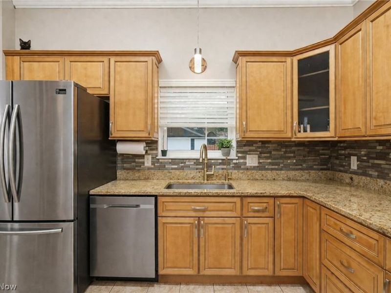 1178 Golden Gate Boulevard, Mayfield Heights, OH 44124 Photo 8