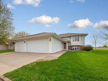 2101 Red Tail Lane, North Mankato, MN 56003