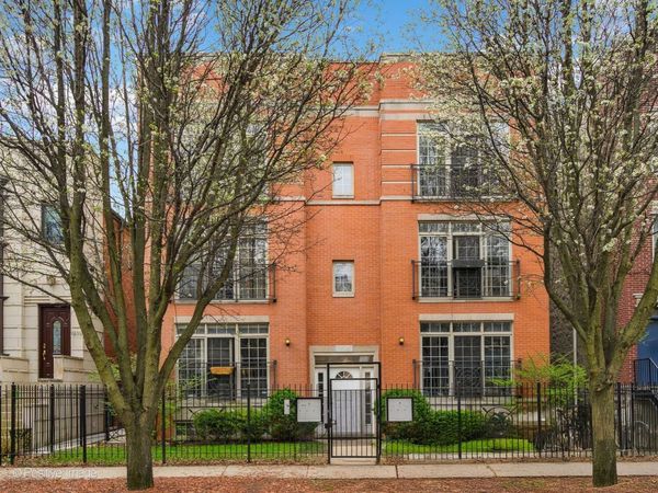 1945 W Erie Street , Unit 1W, Chicago, IL 60622