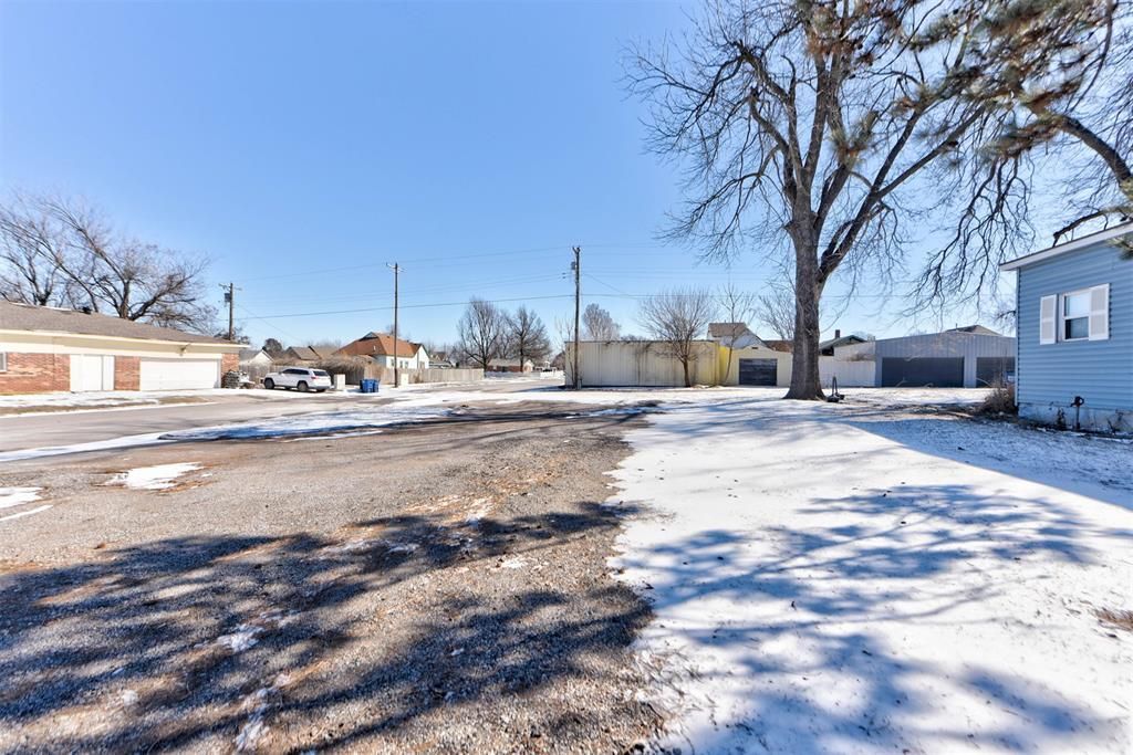 320 N Choctaw Avenue, El Reno, OK 73036 Main Photo